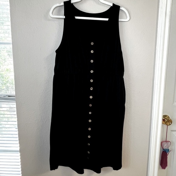 Black dress, above the knee, button down elastic waist size L. - Picture 1 of 5